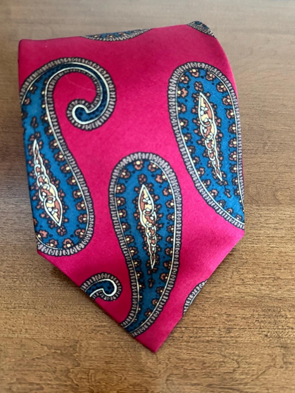 Robert Talbott Nordstrom Mens Neck Tie Red Paisley 100 % Silk Preppy Vintage EUC